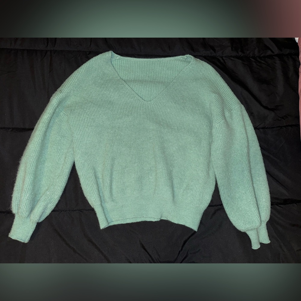 SHEIN Light Green V-Neck Sweater